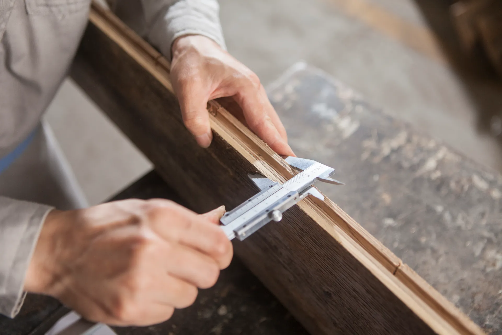 Wenn Holz Geschichten erzählt: Die Handschrift eines Schreinermeisters