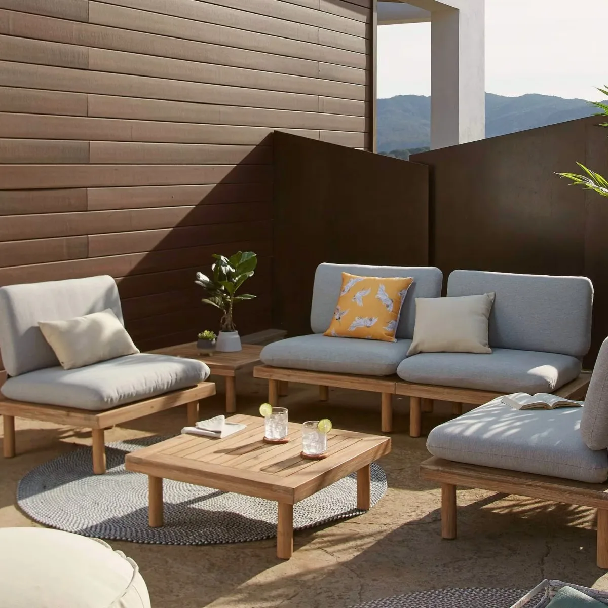 Ruhe und Stil für Ihr Zuhause: ZEN ZONE Furniture
